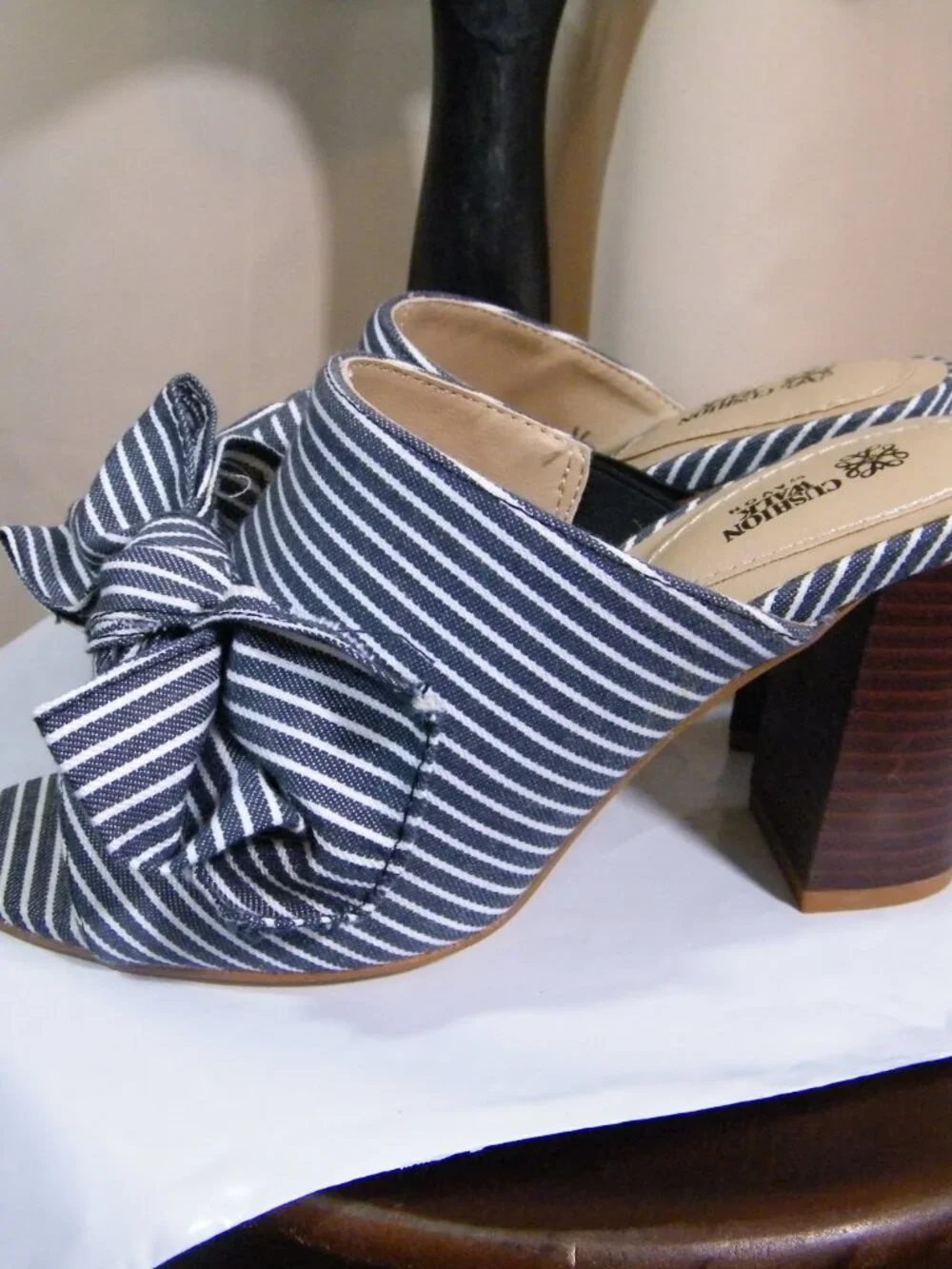 High heels Block style Cushion walk Sz. 6 women NWOT